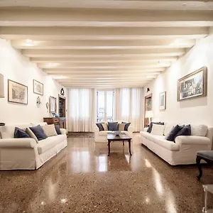 Apartment Accademia Terrazza Venice