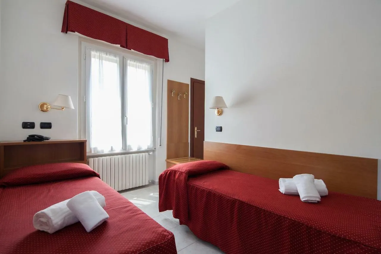 Hotel Nella La Spezia 3*,  Italy